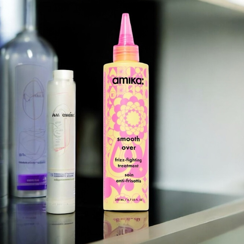 Amika - smooth over frizz fighting treatment 200ml rinse out conditioner
